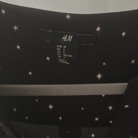 H&M blouse - Picture 2 of 2